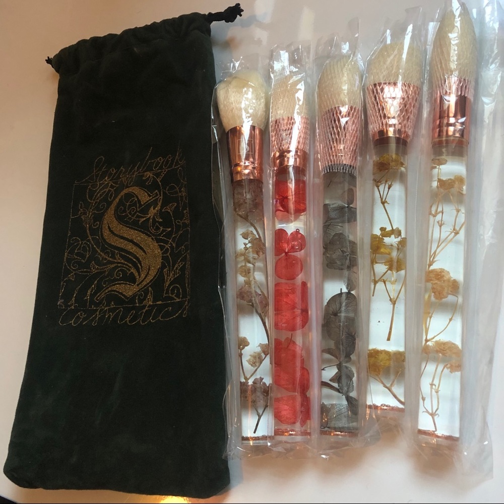 Storybook secret garden brush set